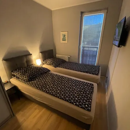 アパート Glowackiego 10 コシャリン