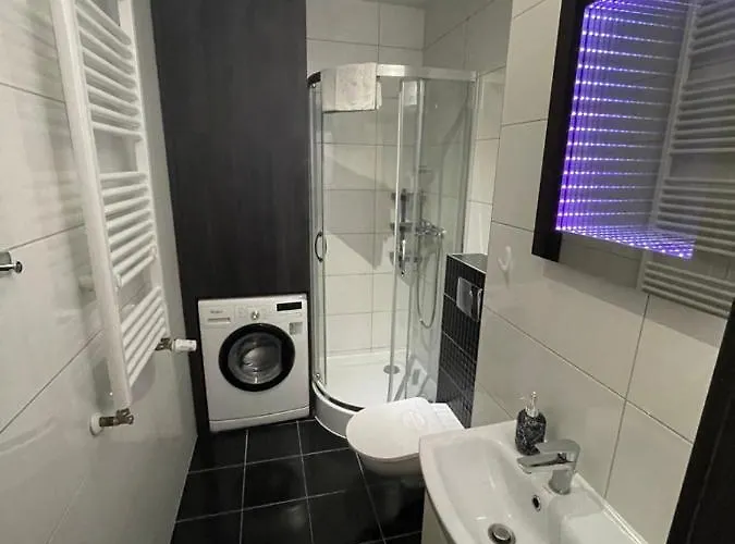 Glowackiego 10 아파트 *